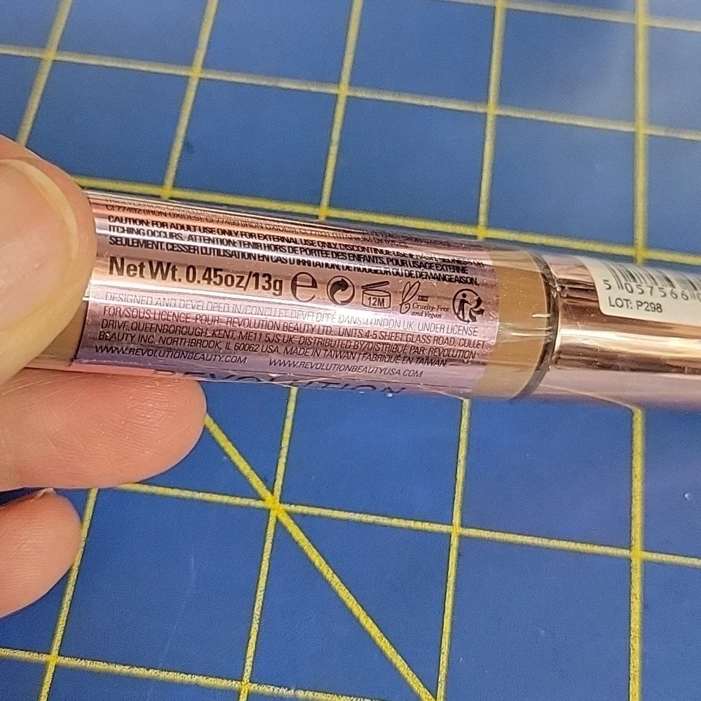 Revolution SuperSize Conceal & Define Full Coverage Concealer C13.5 New
